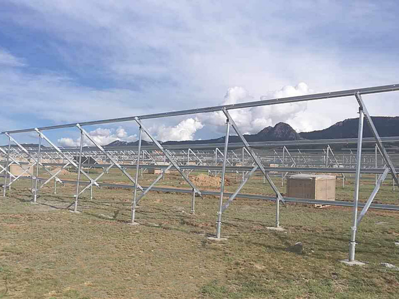 全アルミ太陽光発電野立て架台